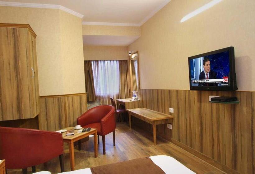 标准间, Empire International Church Street