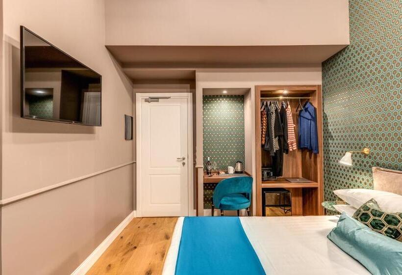 Habitación Triple Deluxe, Tree Charme Parliament Boutique