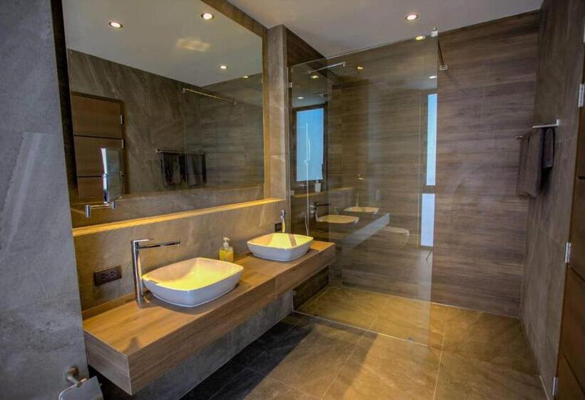 דירת חדר סופריור, Ocean Rock Kalim