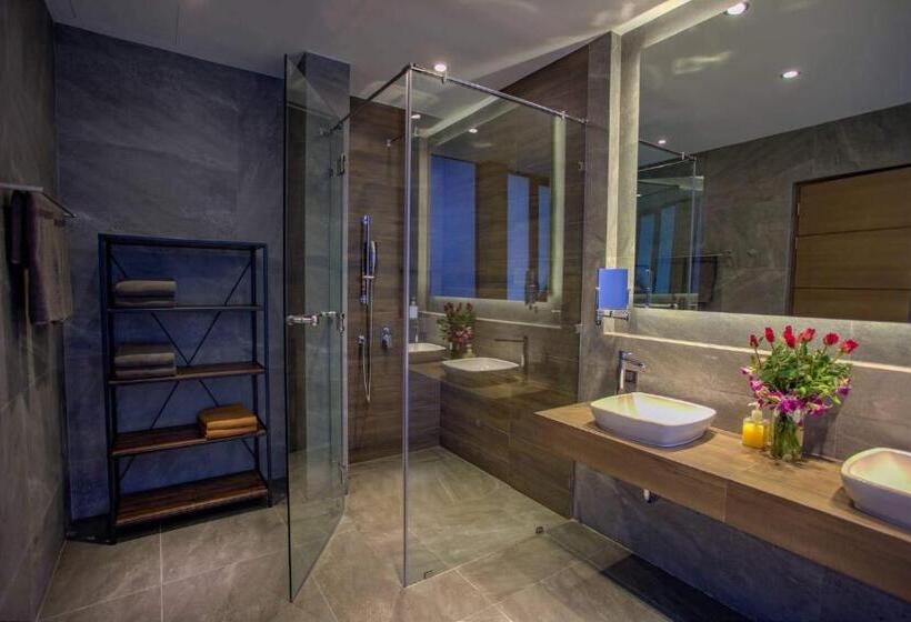 דירת חדר נוף לים, Ocean Rock Kalim