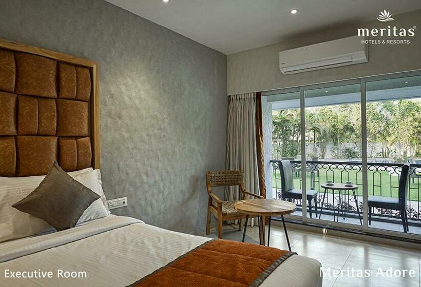 غرفة إدارية مطلة على حمام السباحة, Meritas Adore Resort