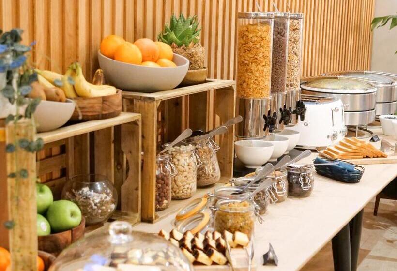 Апартаменты 2 Спальни, Plan B Hotel   Living Chamonix