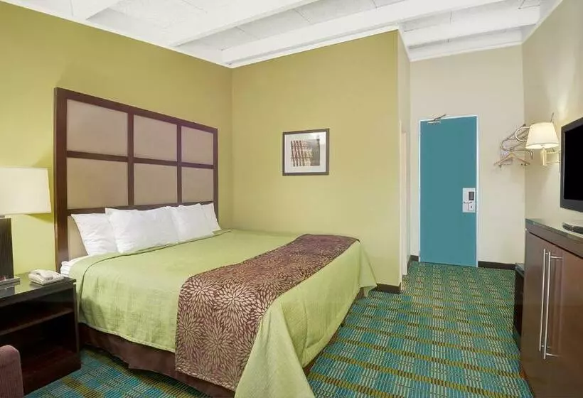 キングサイズベッドのスタンダードルーム, Days Inn By Wyndham Southington