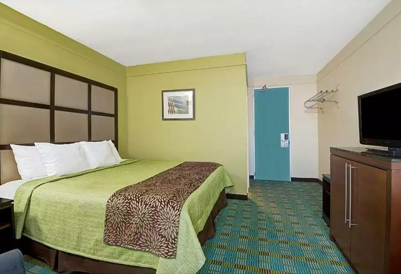 キングサイズベッドのスタンダードルーム, Days Inn By Wyndham Southington