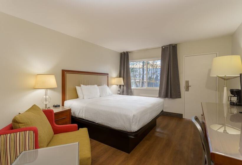 Номер Стандарт, Riverfront Inn Roseburg
