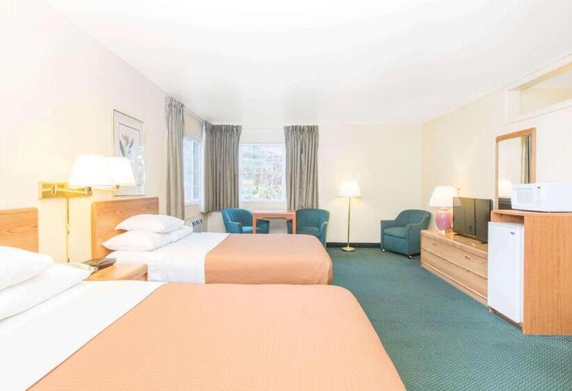 Семейный Номер Deluxe, Riverfront Inn Roseburg