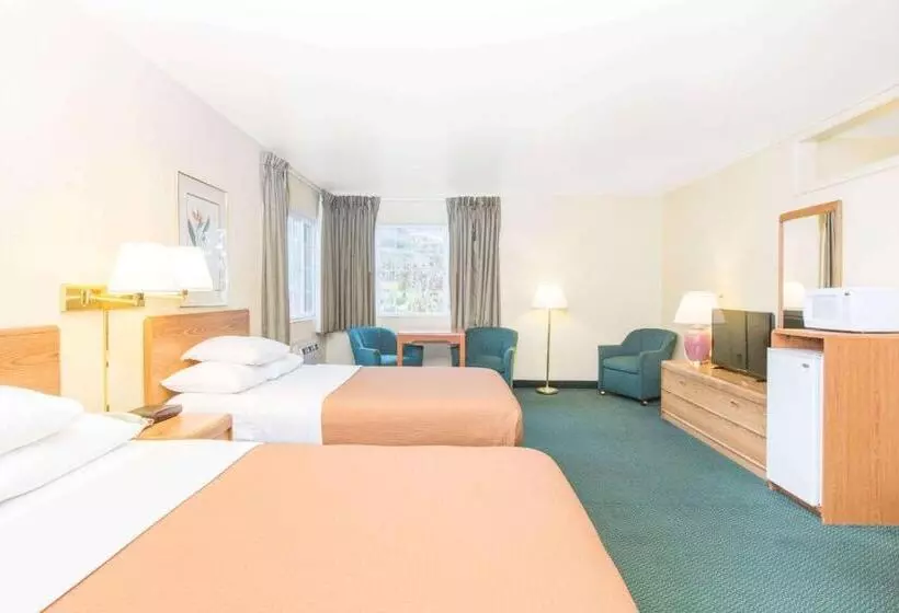 デラックスファミリールーム, Riverfront Inn Roseburg