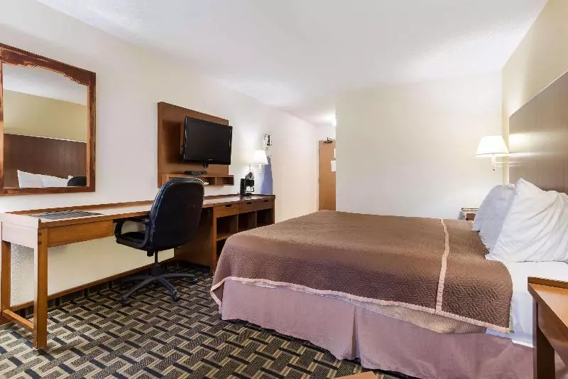 キングサイズベッドのスタンダードルーム, Rodeway Inn