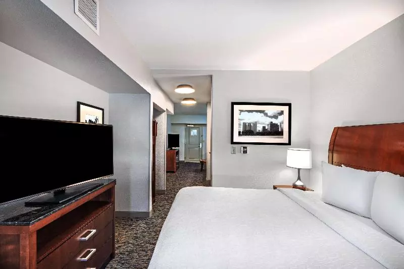 キングサイズベッドのスタンダードルーム, Surestay Hotel By Best Western Florence