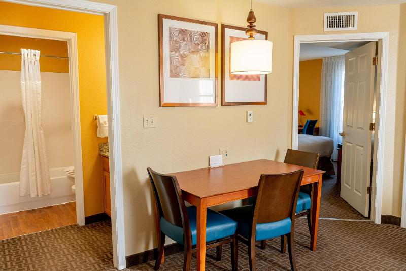 سوییت, Towneplace Suites Dallas Las Colinas