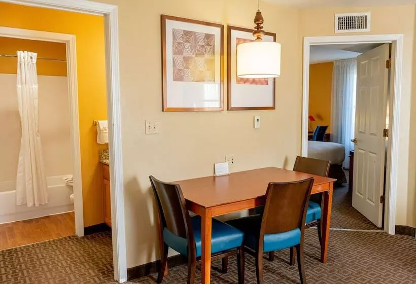 سوئیت 2 خوابه, Towneplace Suites Dallas Las Colinas