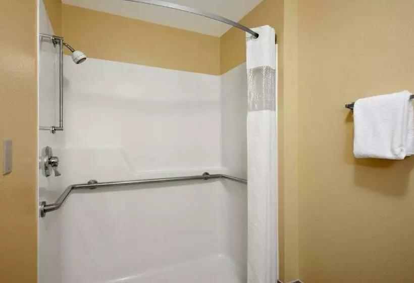 身障者適用キングサイズベッドルーム, Travelodge By Wyndham Wenatchee