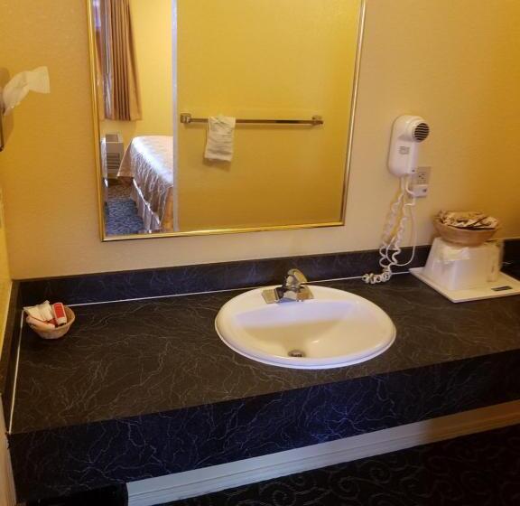 キングサイズベッドのスタンダードルーム, Travelodge By Wyndham Wenatchee