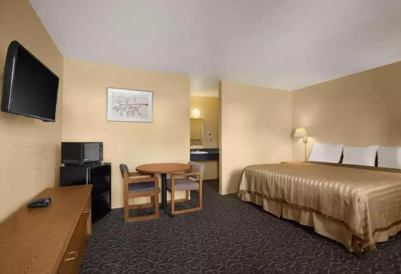 キングサイズベッドのスタンダードルーム, Travelodge By Wyndham Wenatchee