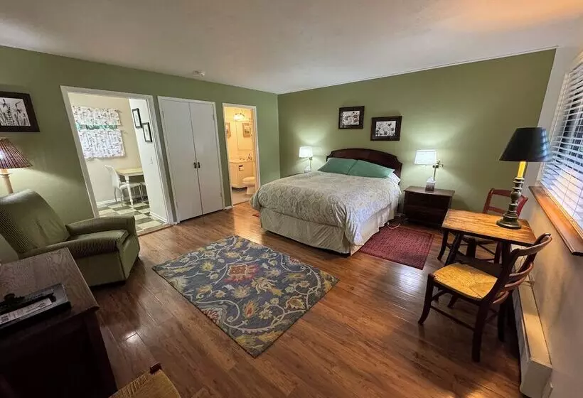 اتاق لوکس, Trinidad Inn