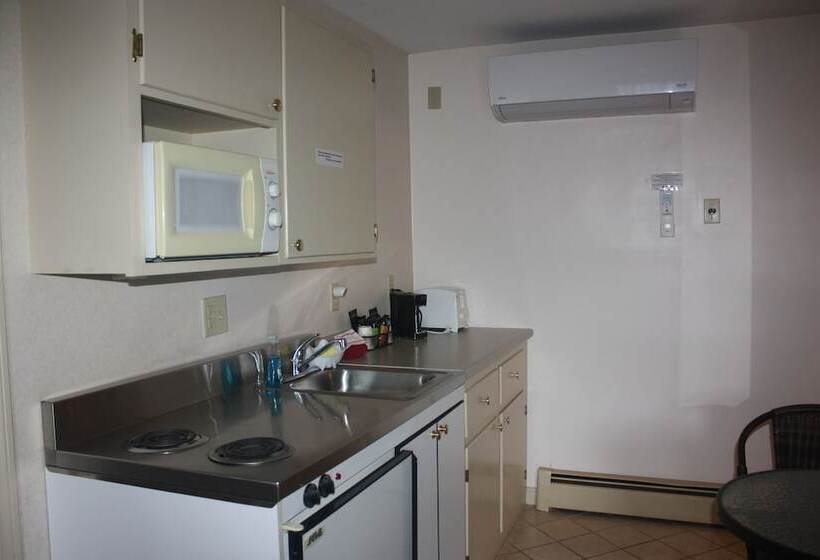 جناح إدارى, The Towne Motel