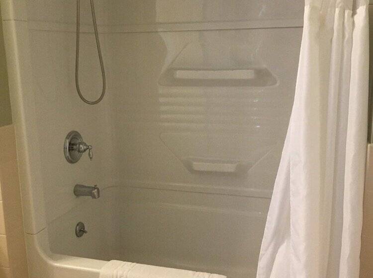 غرفة ديلوكس, The Towne Motel