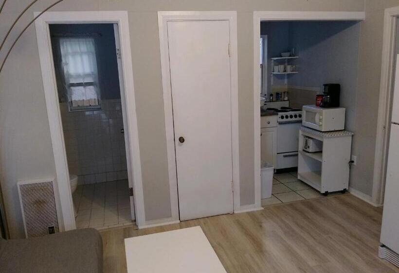 شقة غرفة واحدة, Tropical Sky Ranch Motel