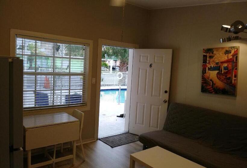 شقة غرفة واحدة, Tropical Sky Ranch Motel