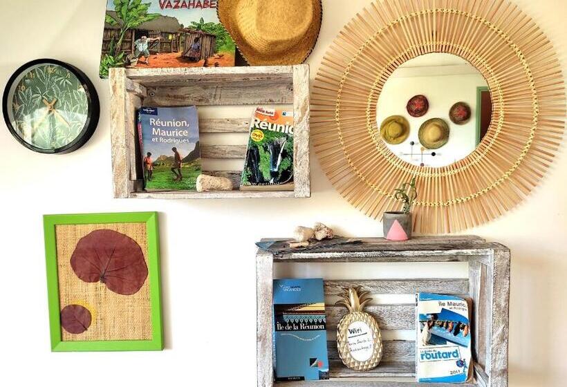 تختخواب در اتاق مشترک, ô Passage   Kaz Auberge