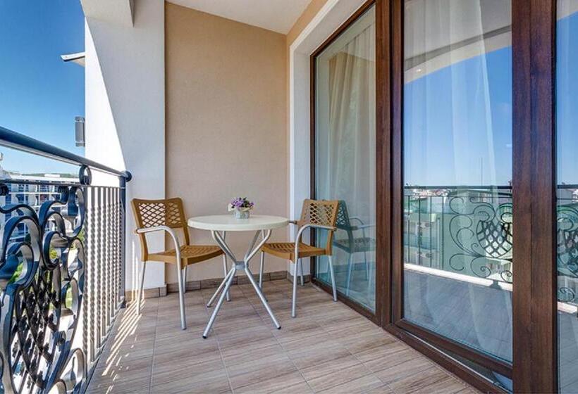 バルコニー付きスタンダードルーム, Siena Palace