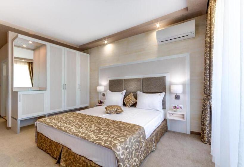 バルコニー付きスタンダードルーム, Siena Palace