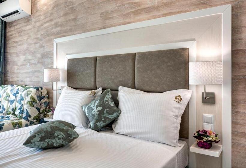 バルコニー付きスタンダードルーム, Siena Palace