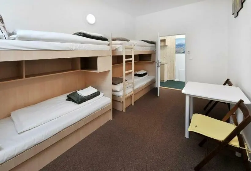 ルームシェアのワンベッド, Bel Hostel