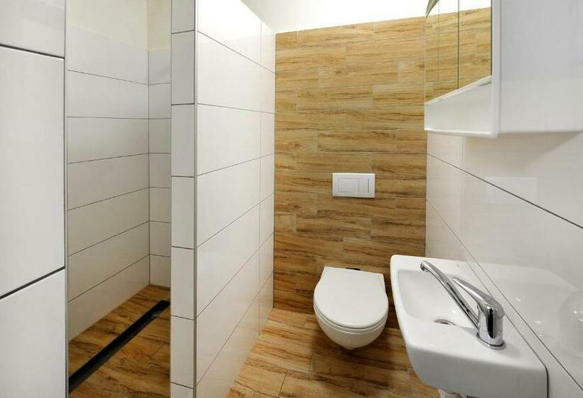 共用房间的床, Bel Hostel