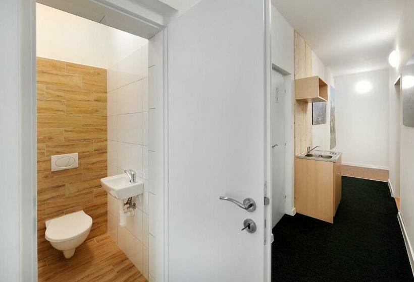 共用房间的床, Bel Hostel