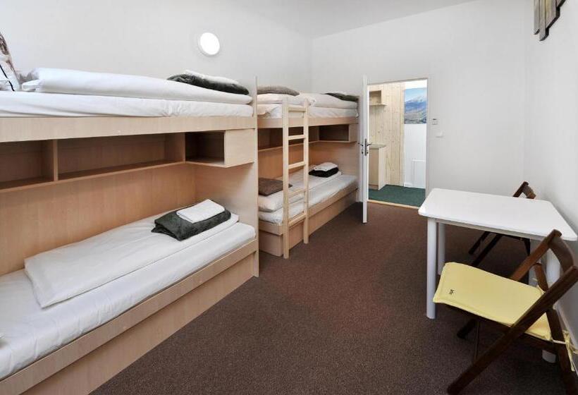 Четырехместный номер эконом класса с общей ванной комнатой, Bel Hostel