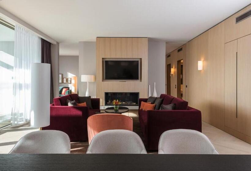 جناح, Waldhotel By Bürgenstock