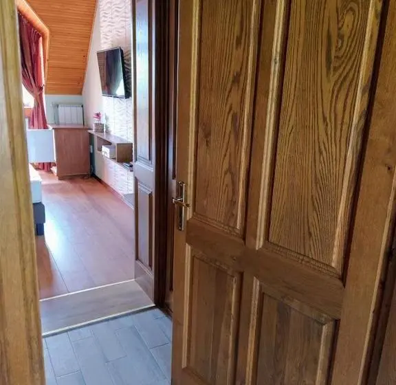 Perhehuone, Bodó Ház