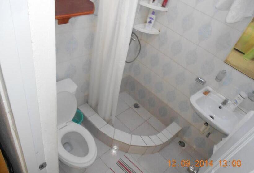 اتاق استاندارد, Lucy Rooms