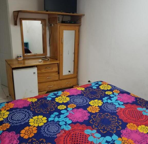 اتاق استاندارد, Lucy Rooms