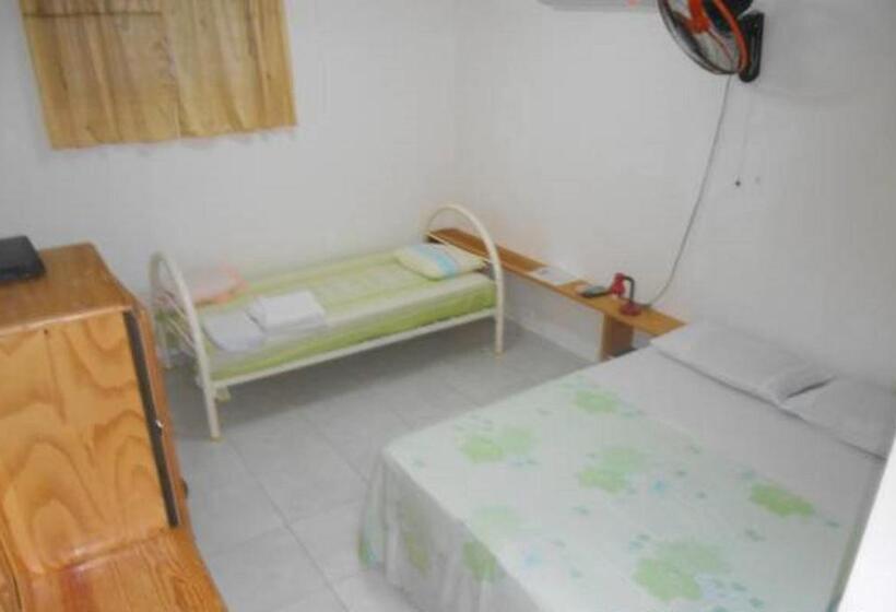 اتاق استاندارد سه نفره, Lucy Rooms