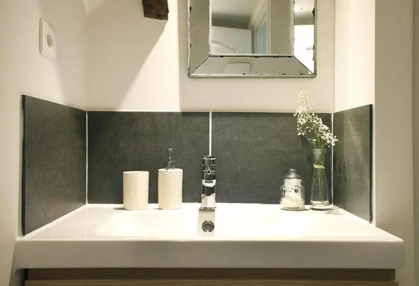 デラックスルーム, Chambres Aux Sabots Rouges