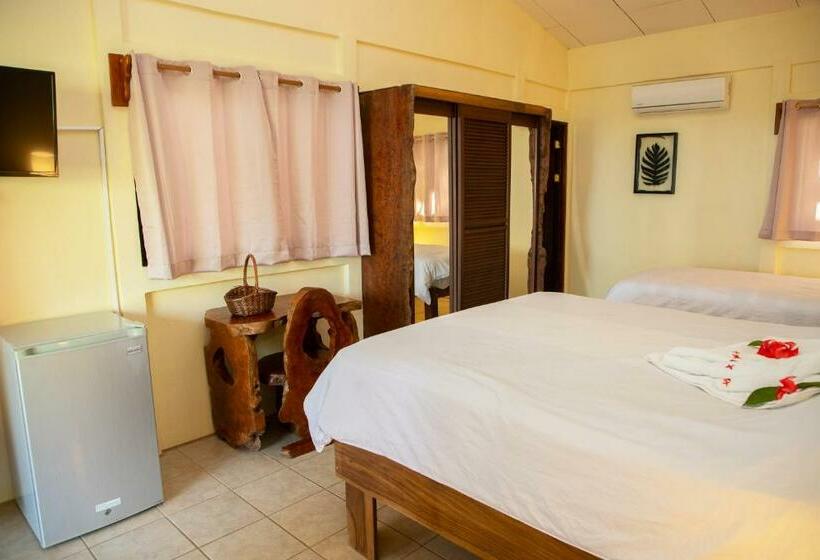 غرفة ديلوكس مطلّة علي البحر, Jungle Lodge At Wild Sun Rescue Center