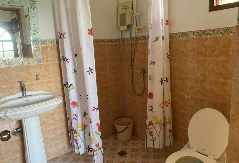 اتاق خانوادگی, Marina Village