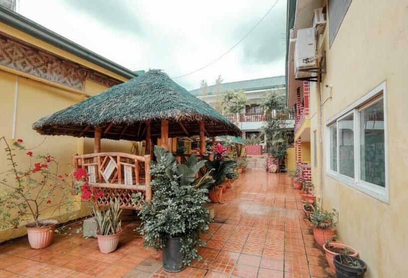 اتاق خانوادگی, Marina Village