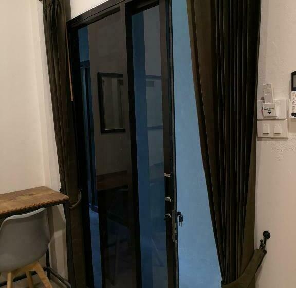 شقة غرفة واحدة, Samed Your House