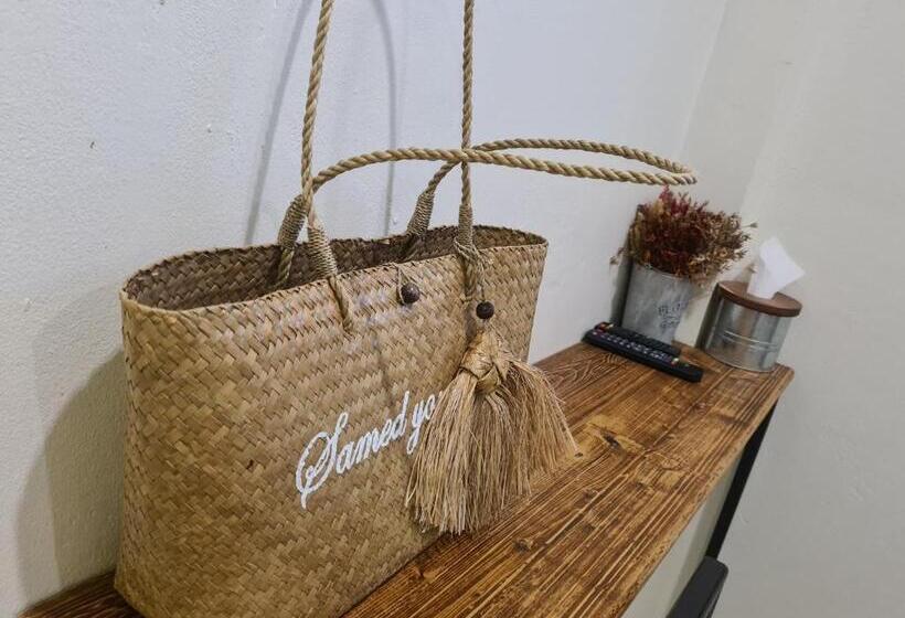 شقة غرفة واحدة, Samed Your House