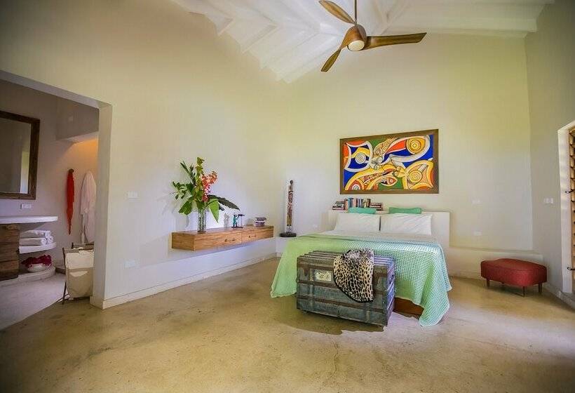 וילה עם 4 חדרי שינה, Nakatumble