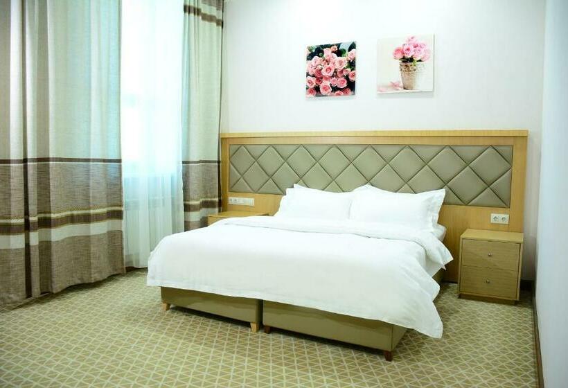 اتاق لوکس, Arai Plaza