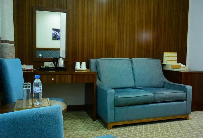 سوییت, Arai Plaza