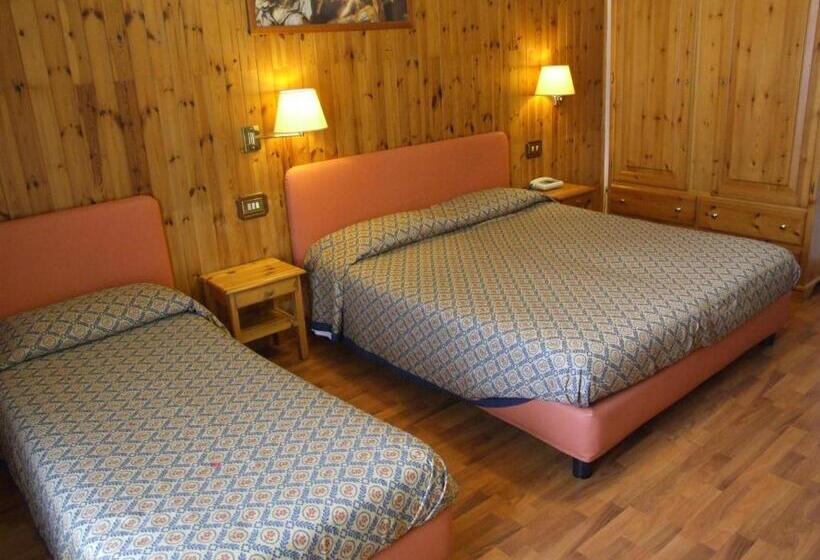 バルコニー付きスタンダードトリプルルーム, Cimone