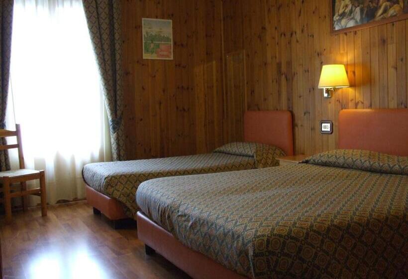 バルコニー付きスタンダードトリプルルーム, Cimone