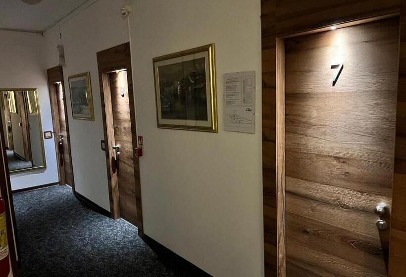 スタンダードシングルルーム, Cimone