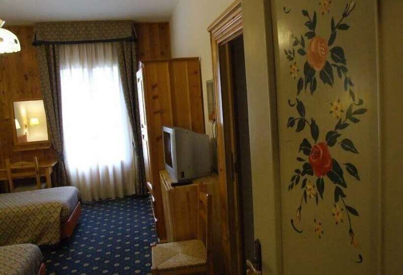 バルコニー付スタンダード４ベッドルーム, Cimone