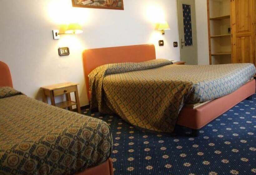 コネクティングルーム（家族用）。, Cimone